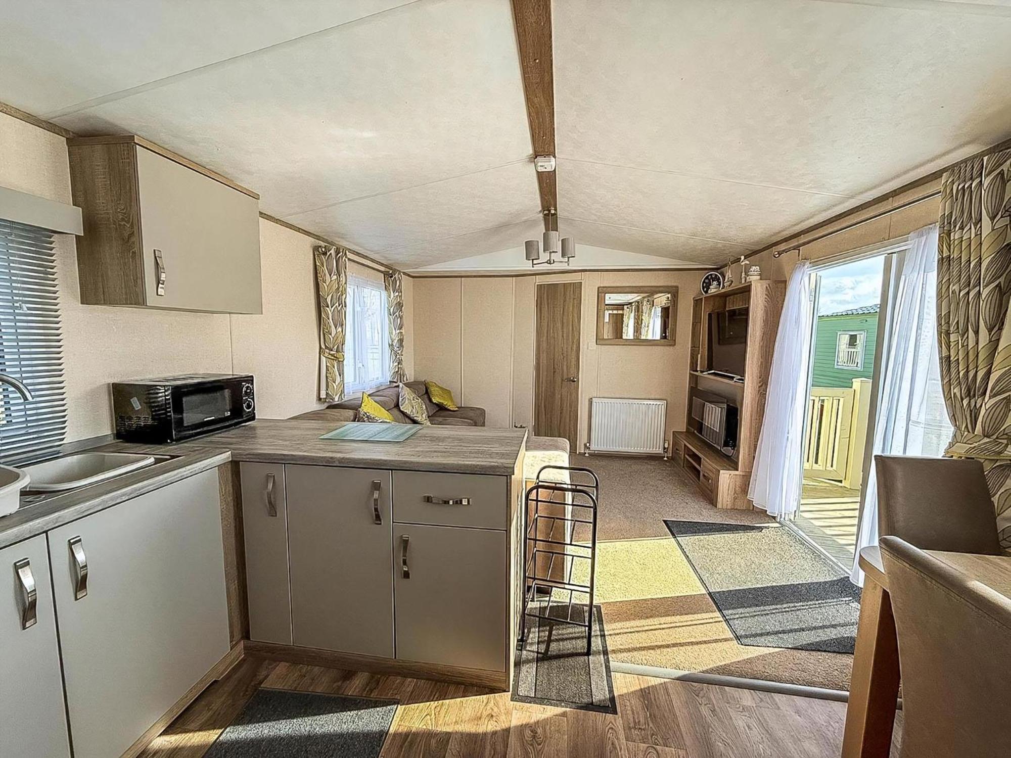 Lovely Caravan With Decking At Manor Park In Hunstanton Ref 23091T エクステリア 写真