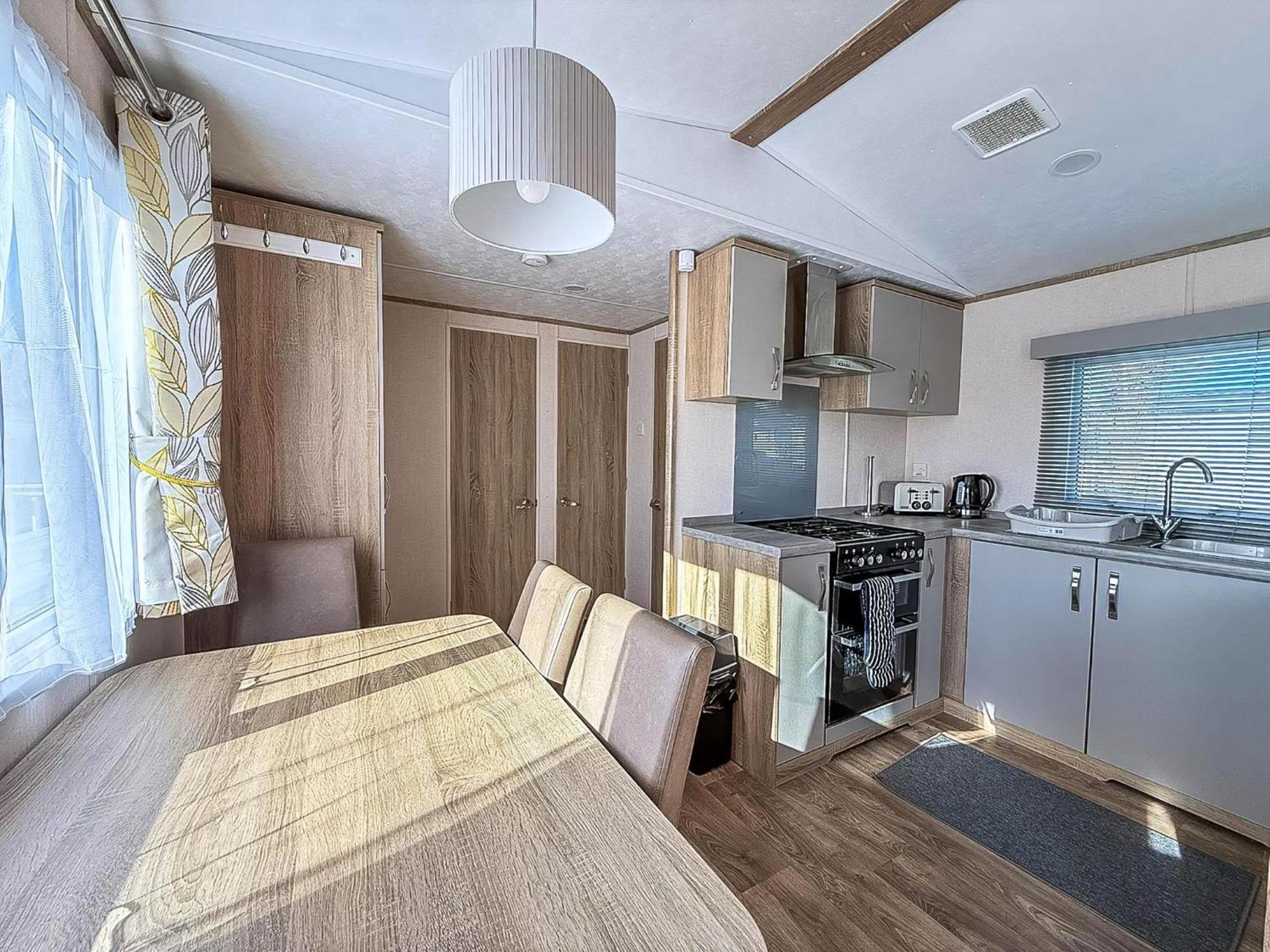 Lovely Caravan With Decking At Manor Park In Hunstanton Ref 23091T エクステリア 写真
